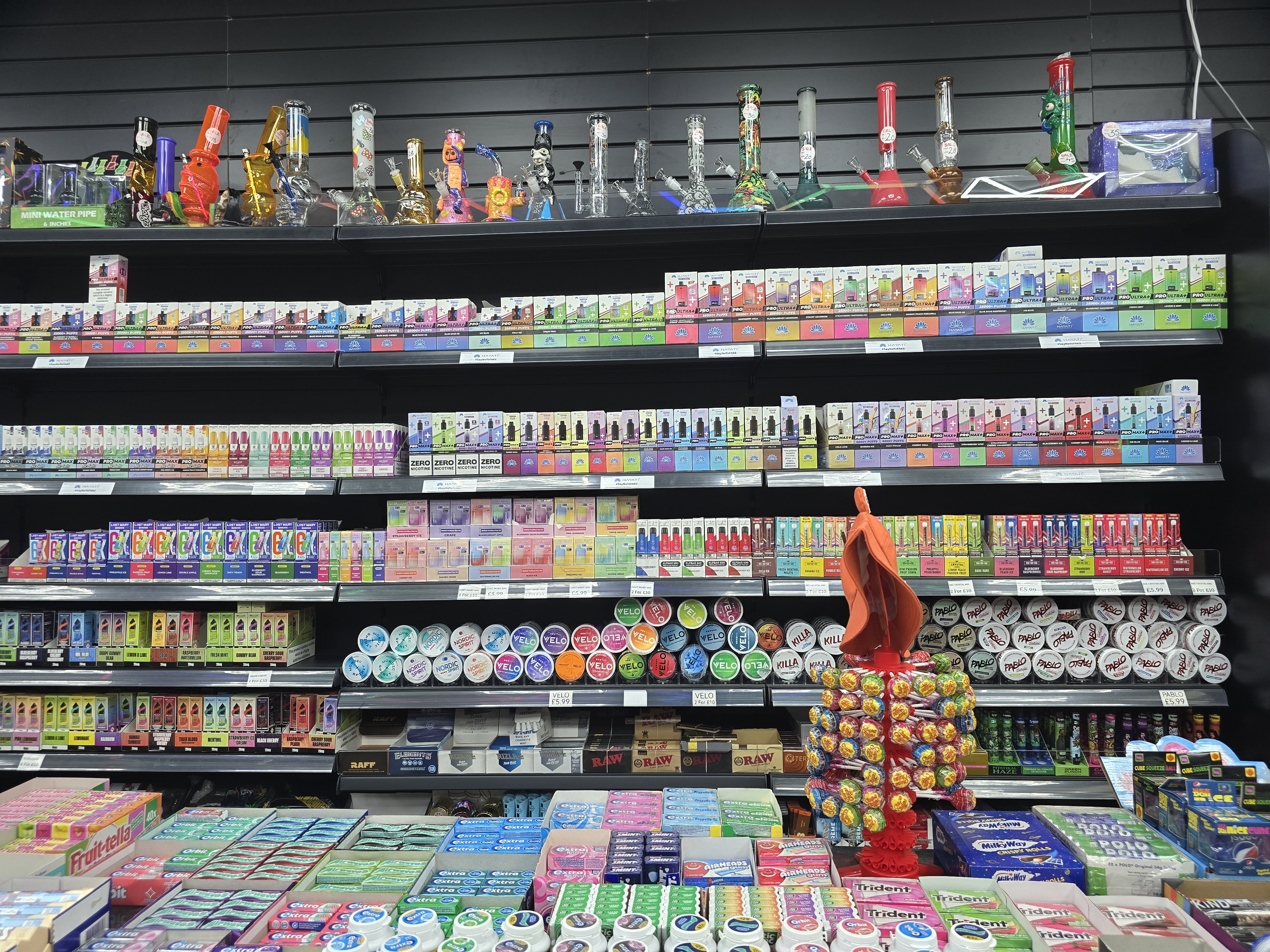 Hull Whitefriargate convenience store photo