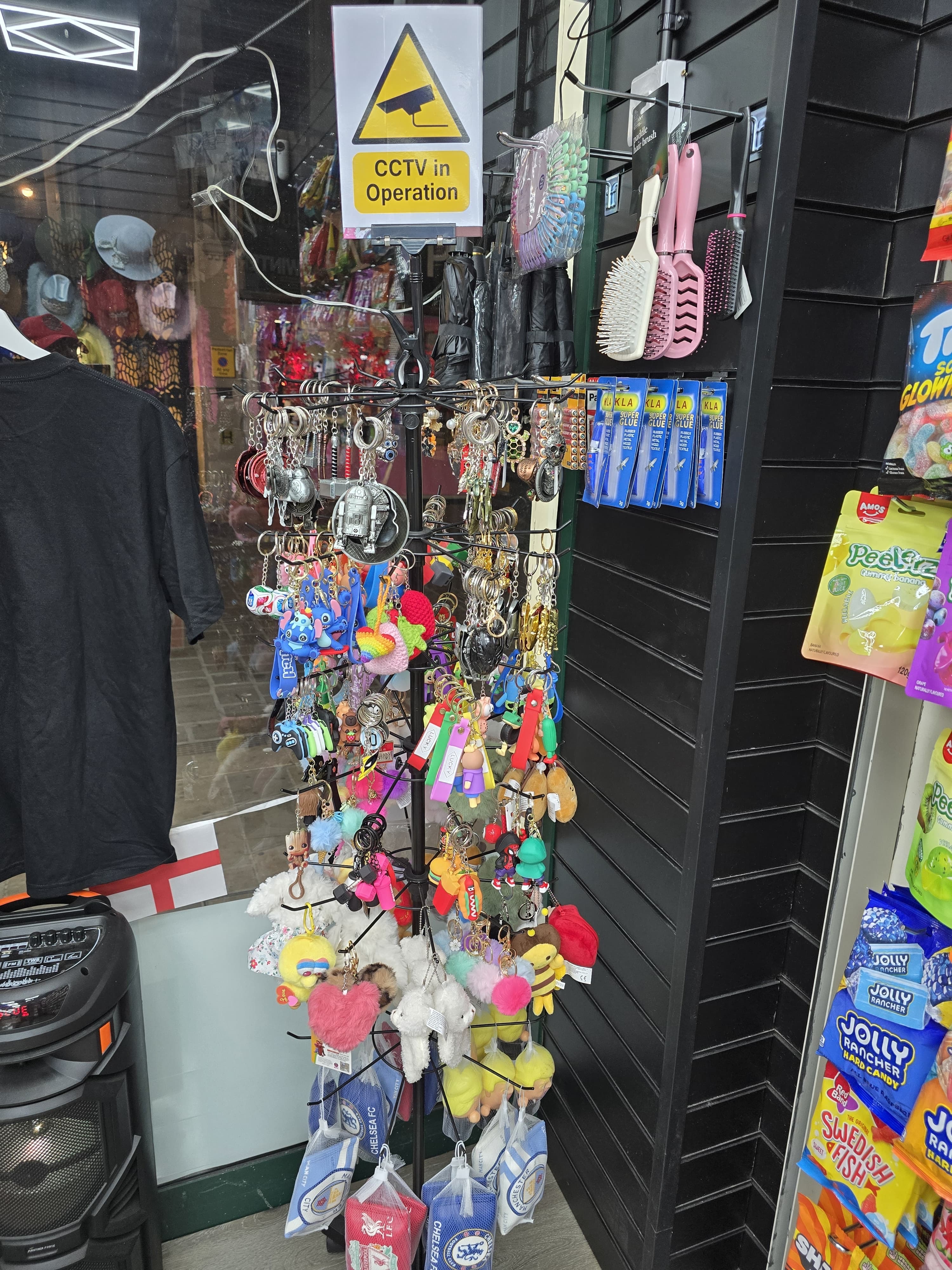 Hull Whitefriargate convenience store photo