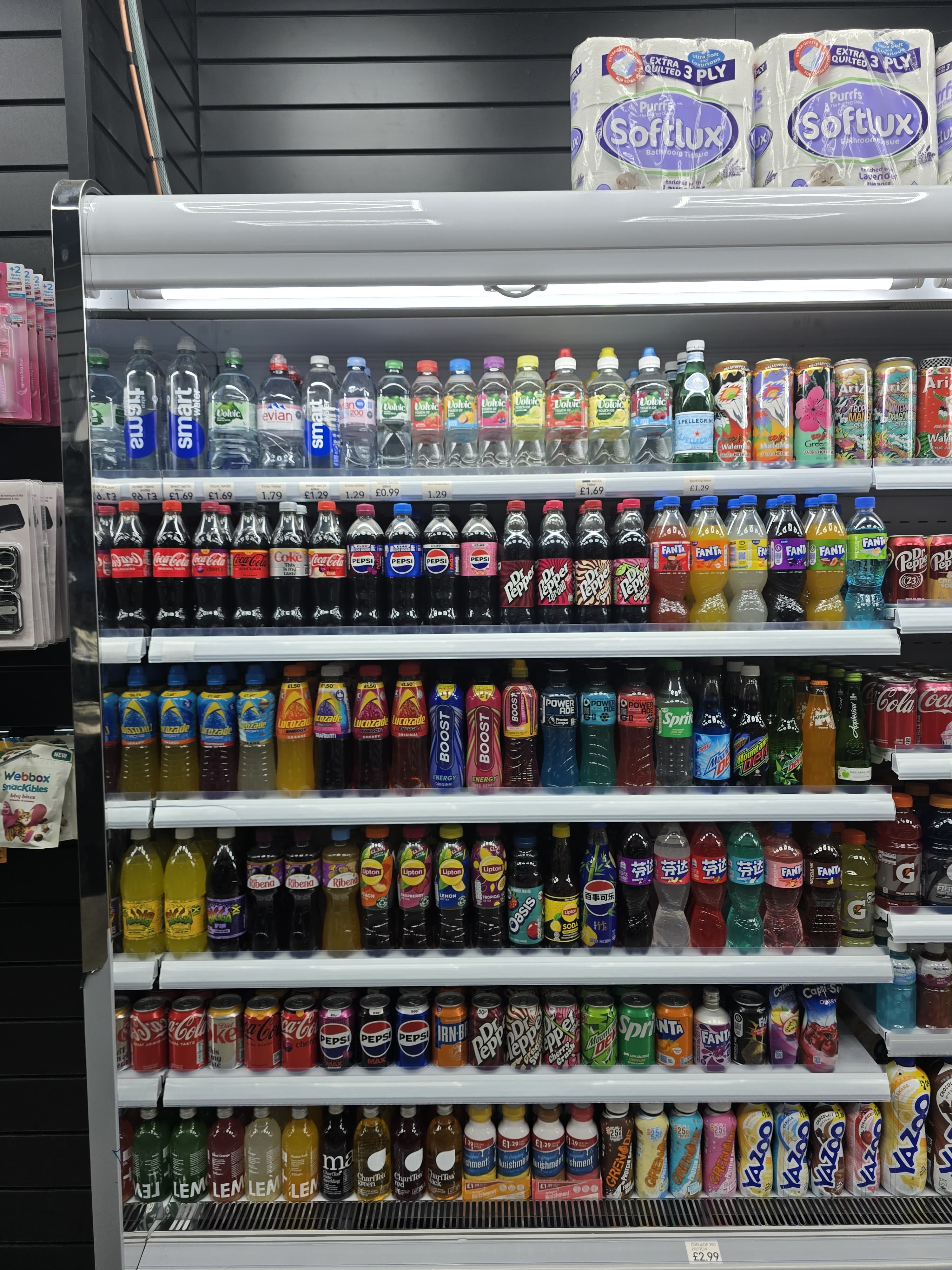 Hull Whitefriargate convenience store photo