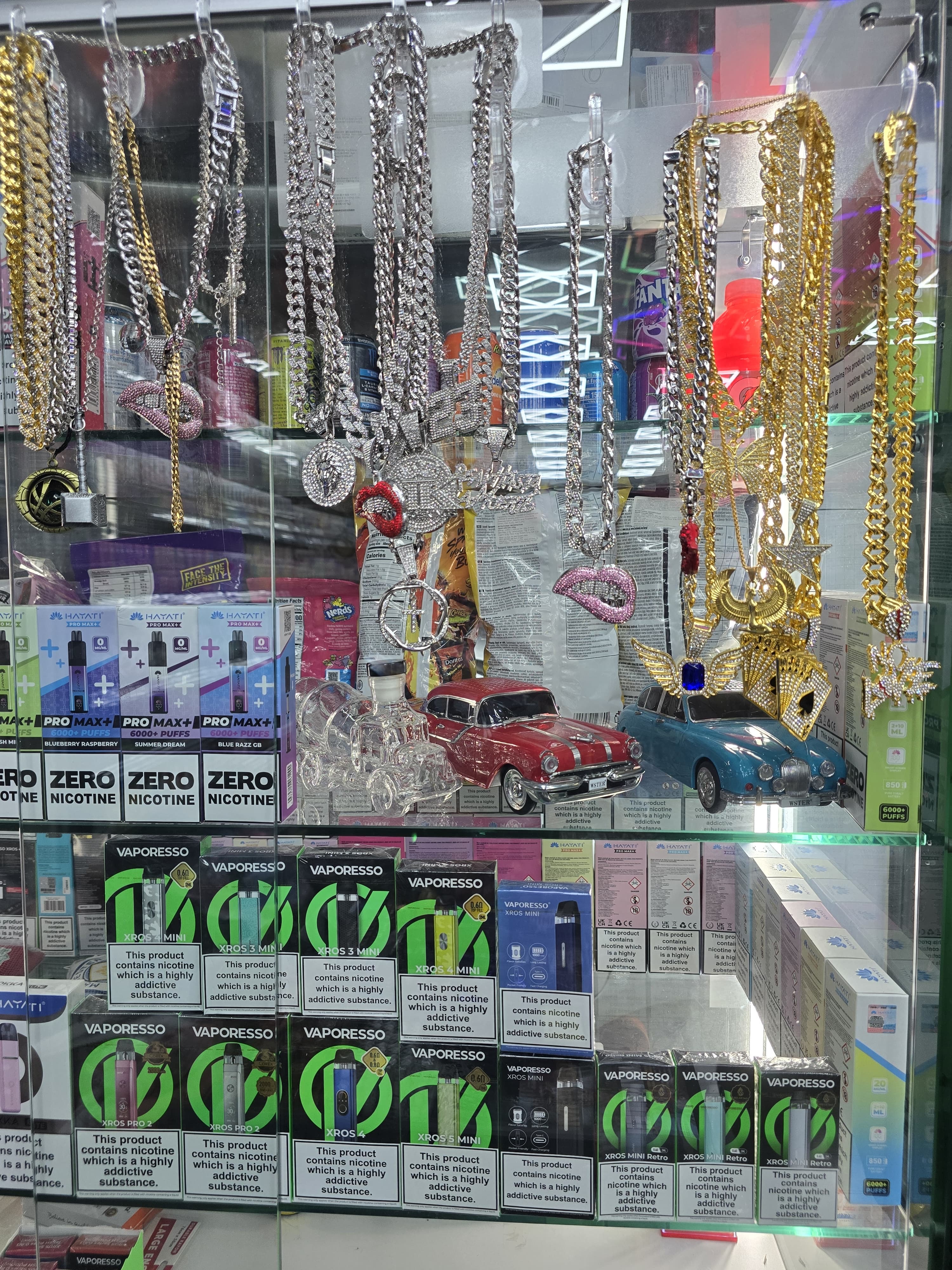 Hull Whitefriargate convenience store photo
